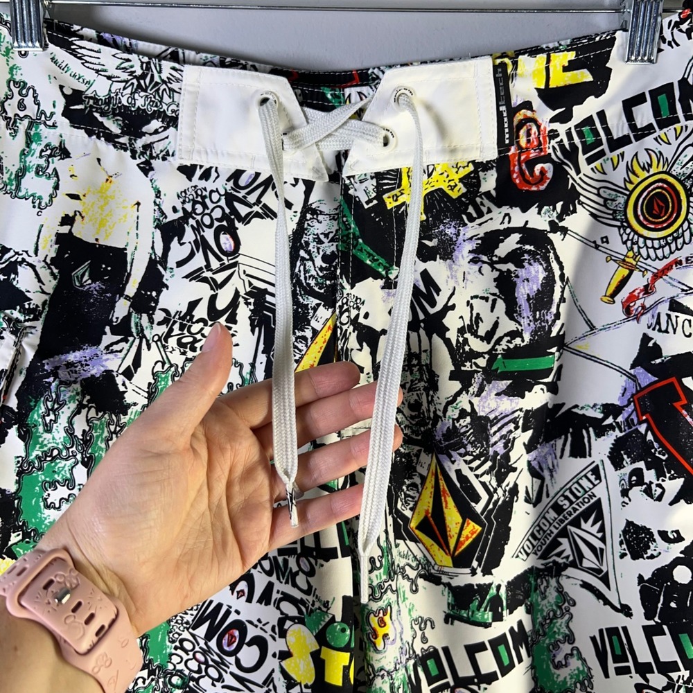Volcom ModTech Mens Sz 33 Boardshorts Graffiti Print Swim Trunks Colorful Beach - Picture 3 of 16